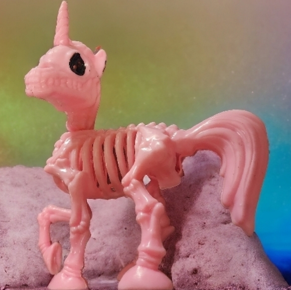 Pink unicorn - Picture 3 of 9